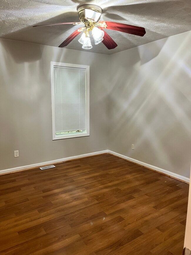 2nd Bedroom - 134 Newtown Rd NE