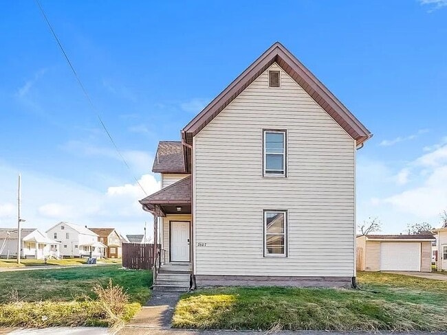 Building Photo - 2607 Apple Ave