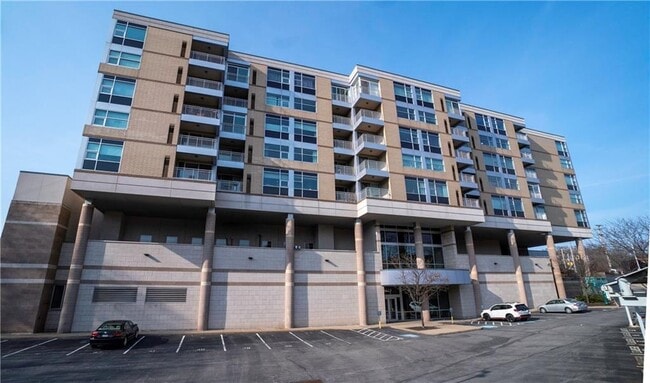 Photo - 5570 Centre Ave Apartment