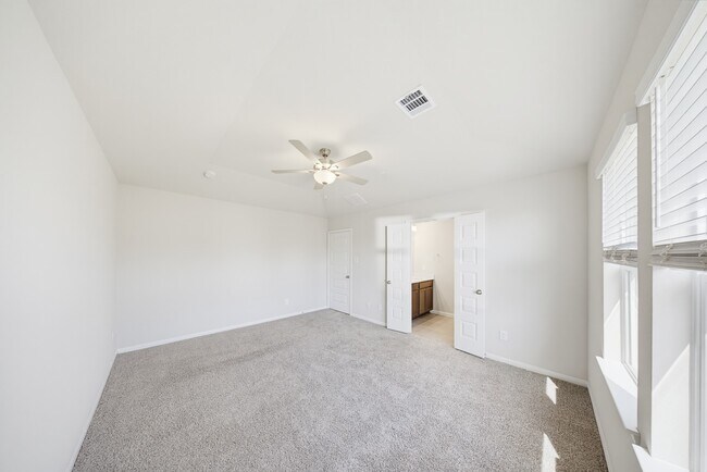Building Photo - 18560 Meadow Point Ln