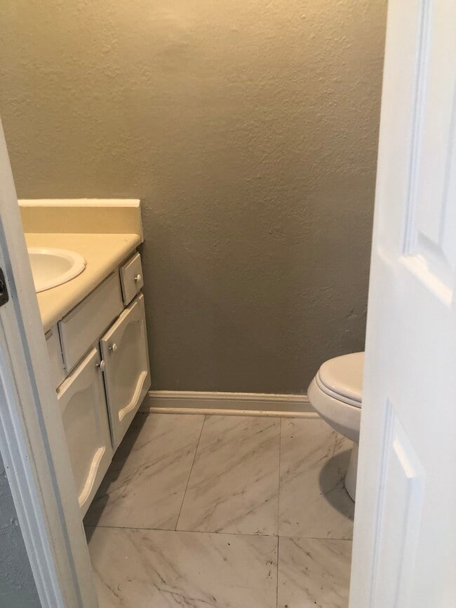 Foto del edificio - 304 Loire Ave