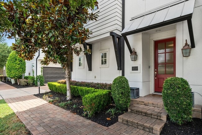 Foto del edificio - 816 Ennis St