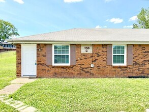 Building Photo - 760-760 Bancroft Cir