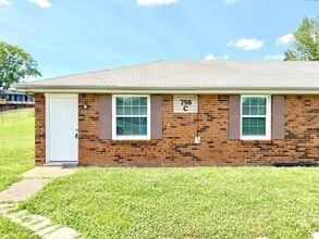 Building Photo - 760-760 Bancroft Cir