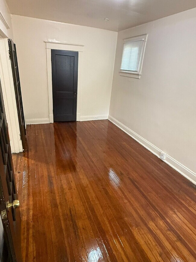 Foto del edificio - 5619 Park Ln