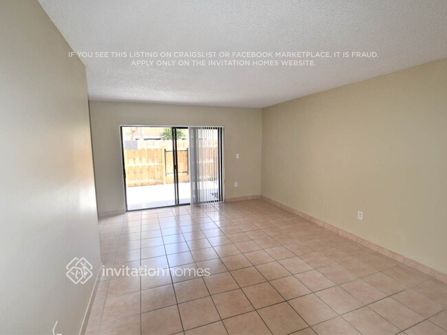 Building Photo - 9489 Palm Cir N