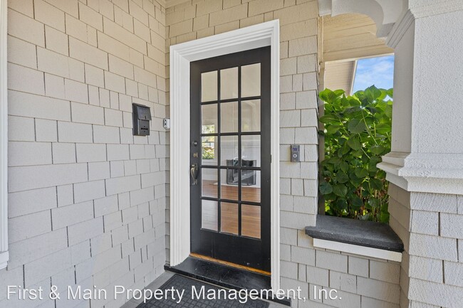 Building Photo - 2 br, 2 bath House - 1595 Laurel Street