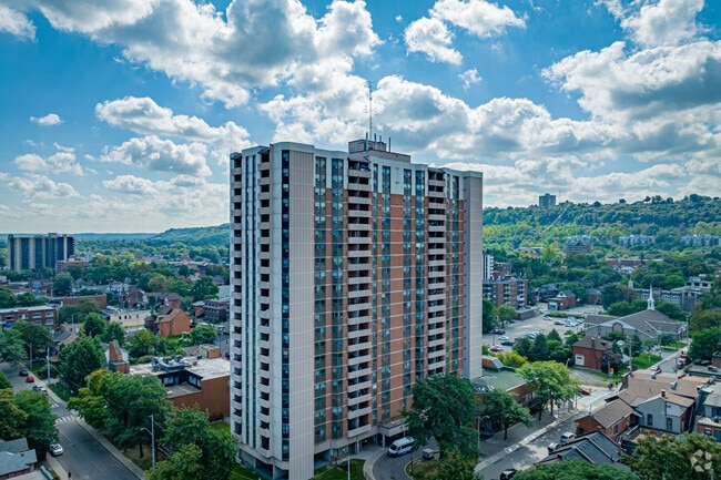 Photo du bâtiment - Rebecca Towers