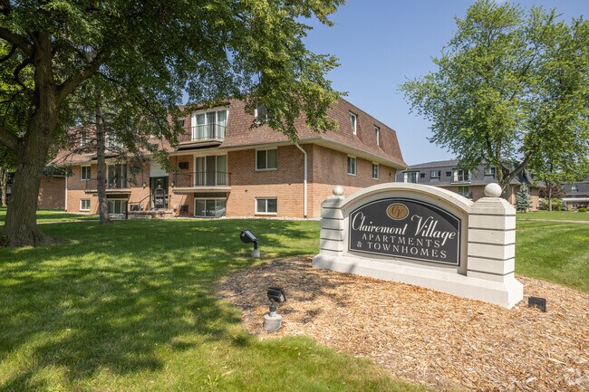 Foto del edificio - Clairemont Village Apartments and Townhomes