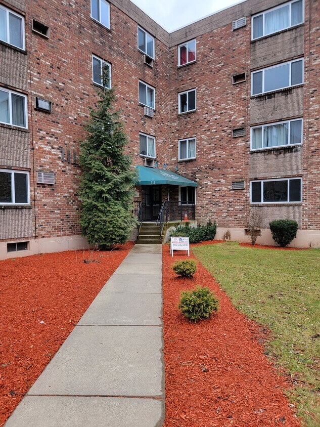 Foto principal - 131 Sherbrooke Ave
