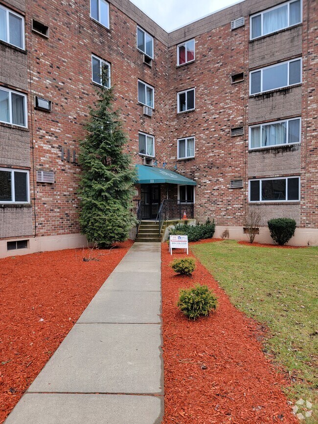 Behind the Rocks Student Apartments for Rent Hartford, CT 2 Rentals