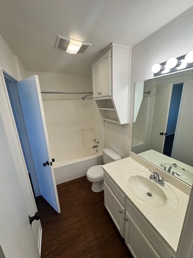 Foto del edificio - 1223 James Ave