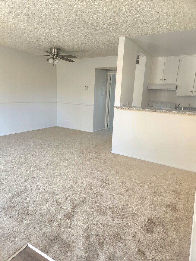 Foto del edificio - 8726 Independence Ave