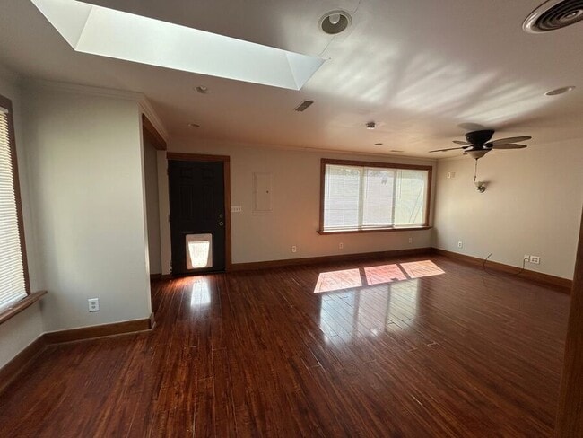 Building Photo - 11060 Lozier-