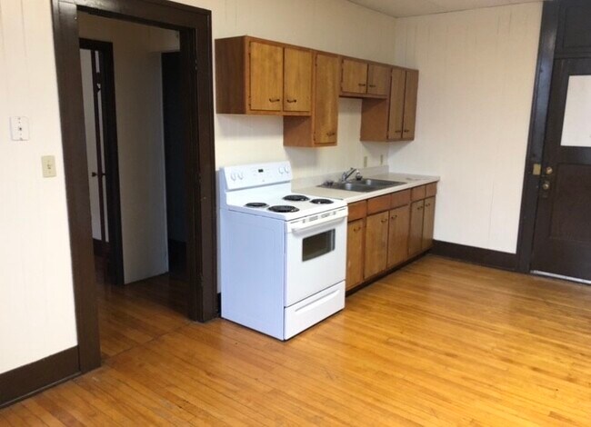Kitchen, Hall to Bedrooms - 15 E Main St