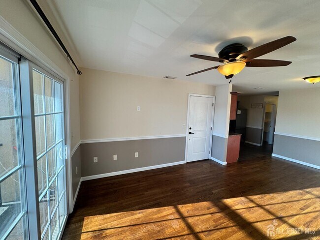 Building Photo - 83 Broadway