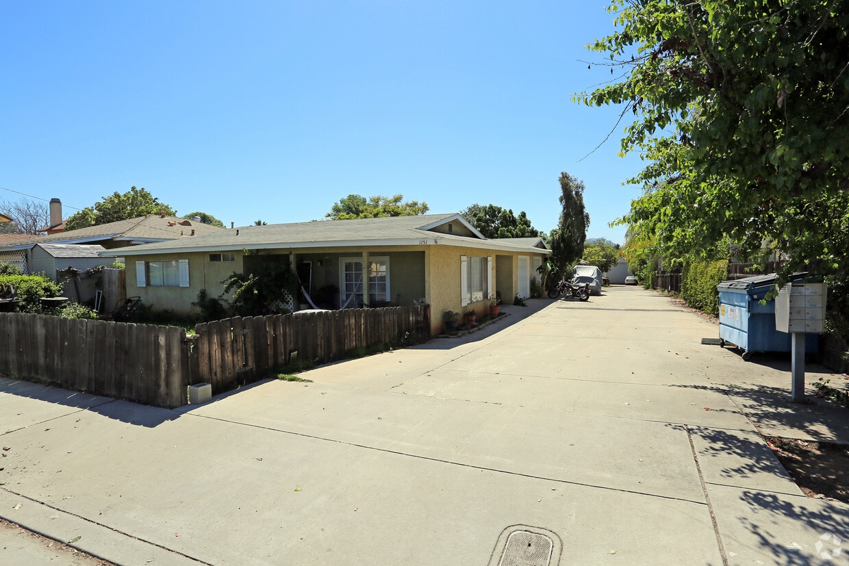 Building Photo - 1155-1157 Persimmon Ave