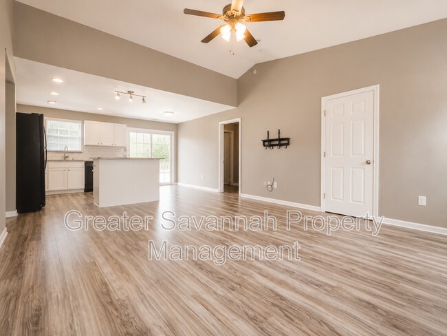 Building Photo - 109 Willow Dr