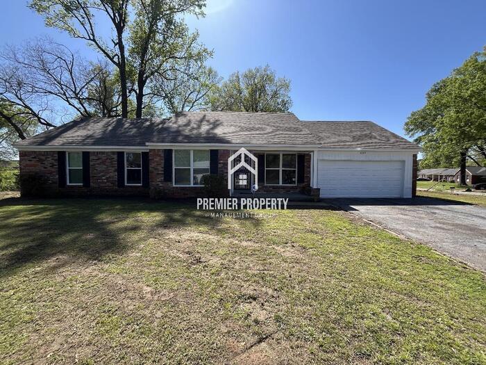 Foto principal - 4005 Bernadine Dr