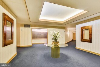 Building Photo - 11500 Fairway Dr