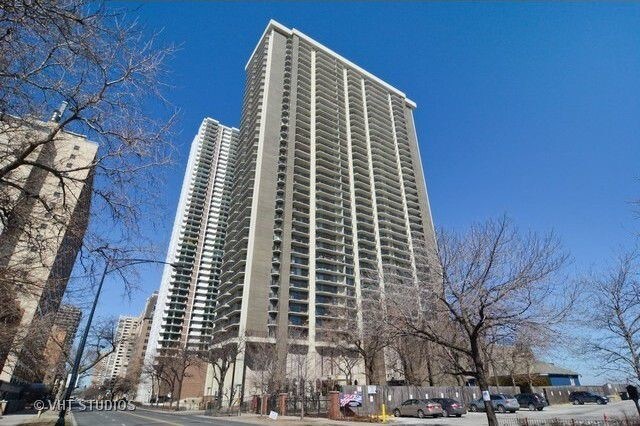 Primary Photo - 6007 N Sheridan Rd