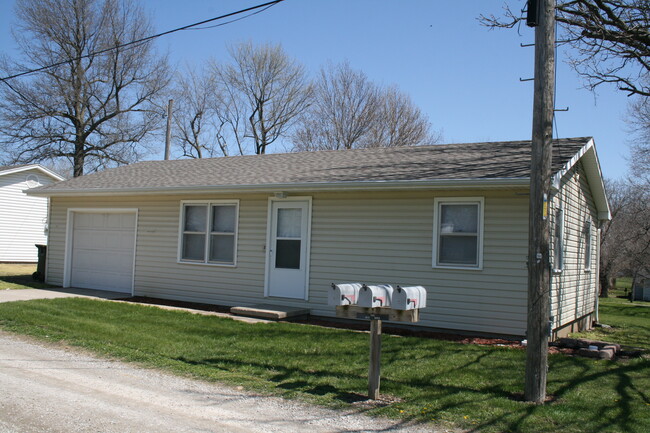 Street View - 1005 W. Davis St.