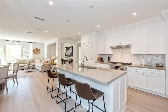 Building Photo - 116 Sunnyside