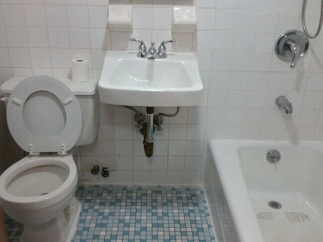 Bathroom - 6416 35th Ave