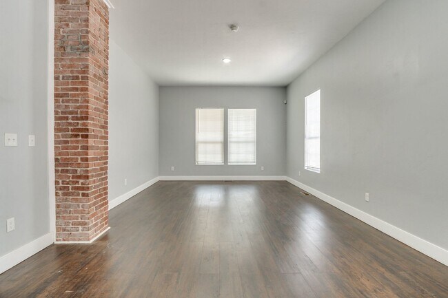 Foto del edificio - 1615 NW 1st St