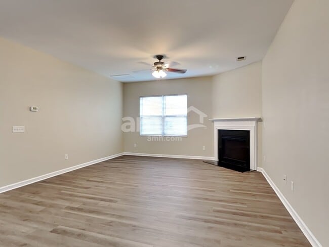 Building Photo - 350 Iveson Rd