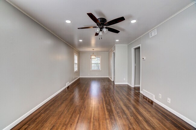 Foto del edificio - 3 Bed | 1 Bath | Tulsa