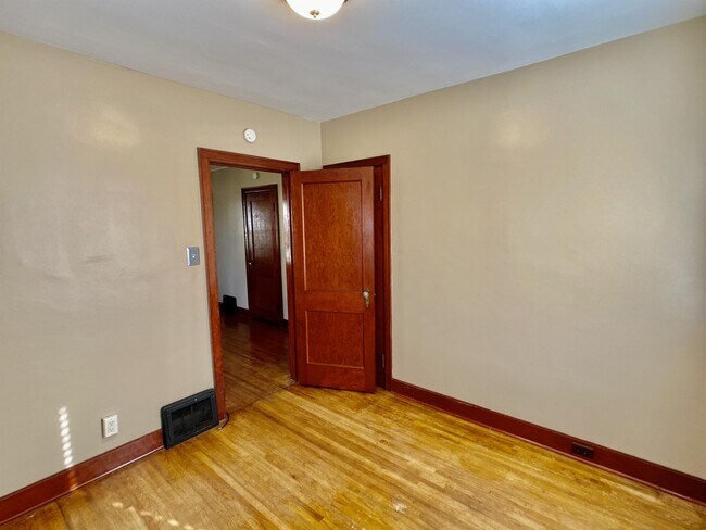 Foto del edificio - 1309 St Joseph Ave