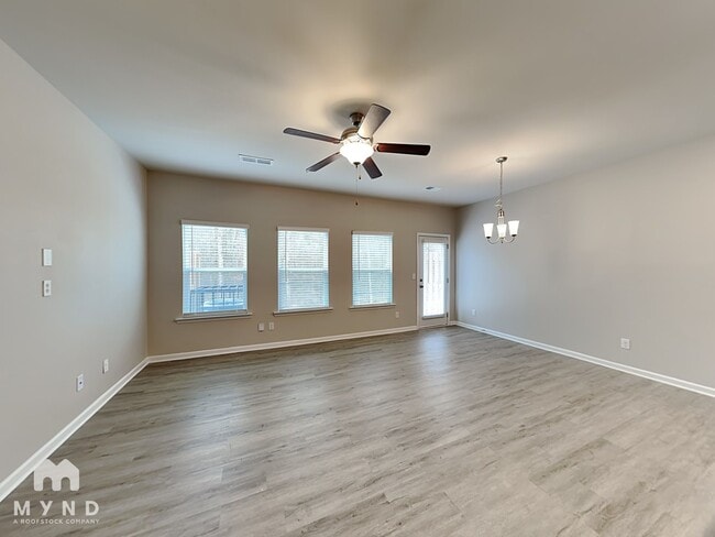 Building Photo - 5097 Lower Elm St