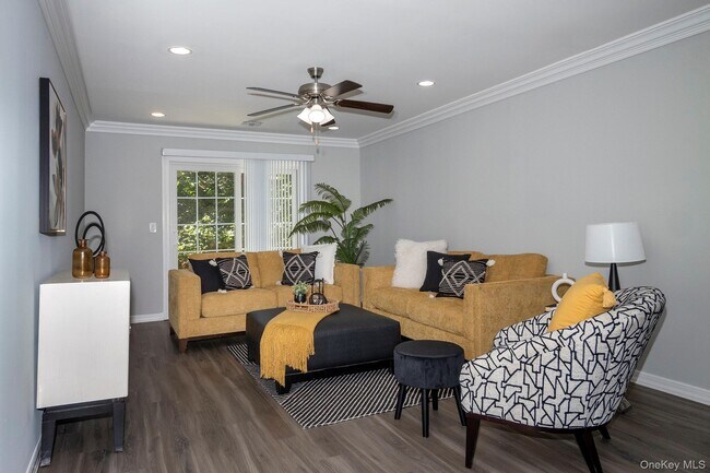 Building Photo - 310 Saddle Rock Rd