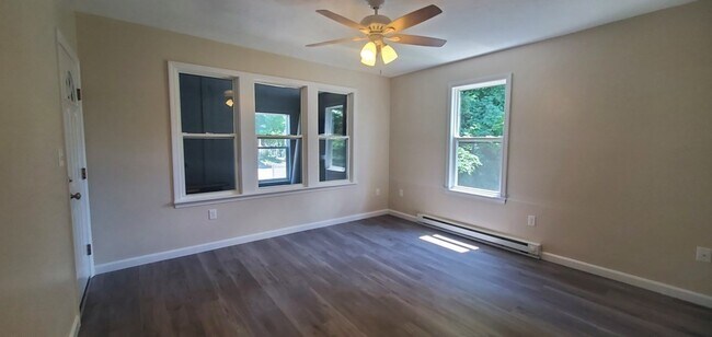 Foto del edificio - 86 Pinehurst Ave