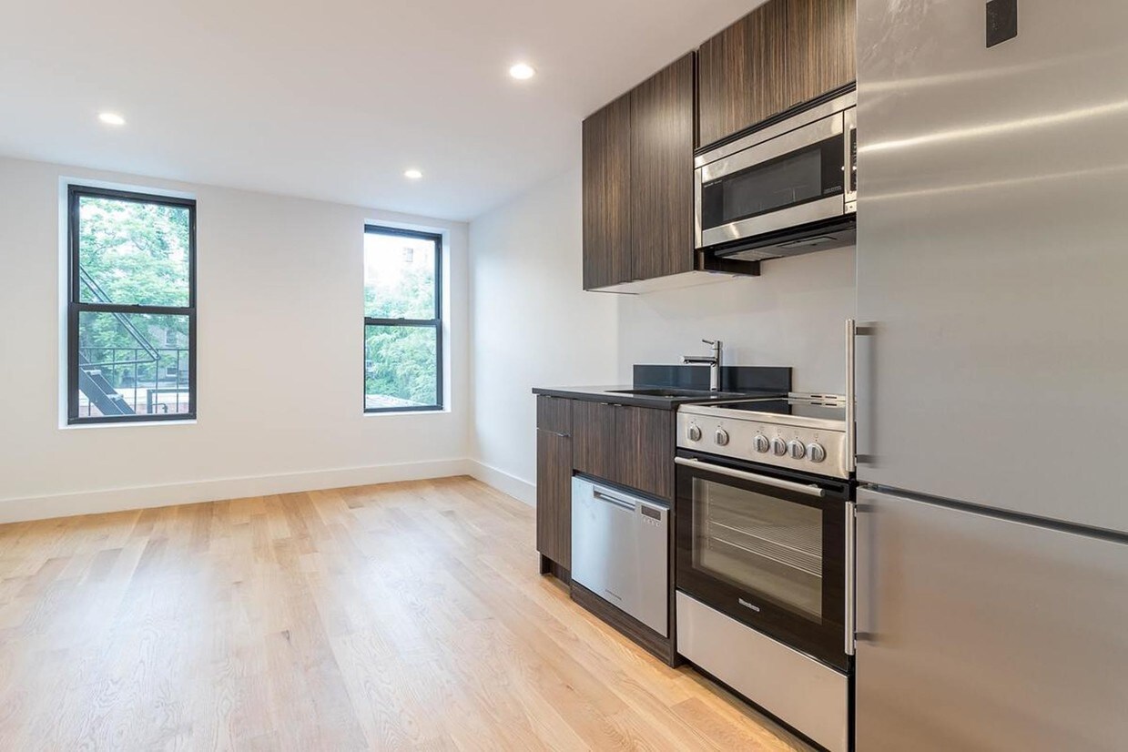 Foto principal - 728 E 6th St