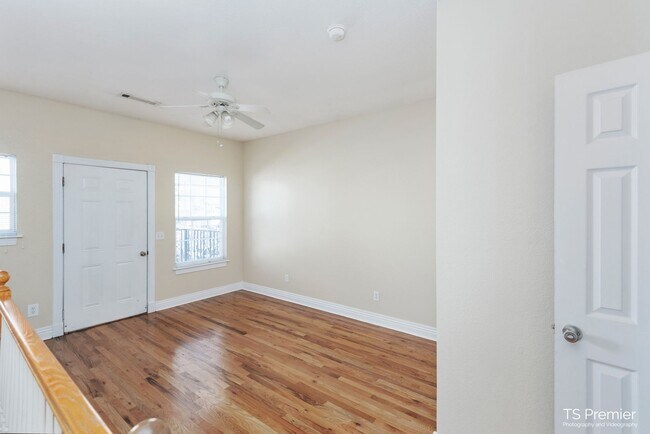 Foto del edificio - 523 N Storer Ave