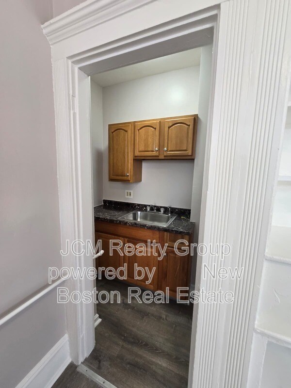 Foto del edificio - 124 Central Ave