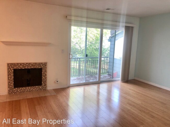Building Photo - 2 br, 1 bath House - 16 Emery Bay Dr.