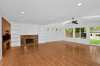 Building Photo - 12642 NE 73rd St