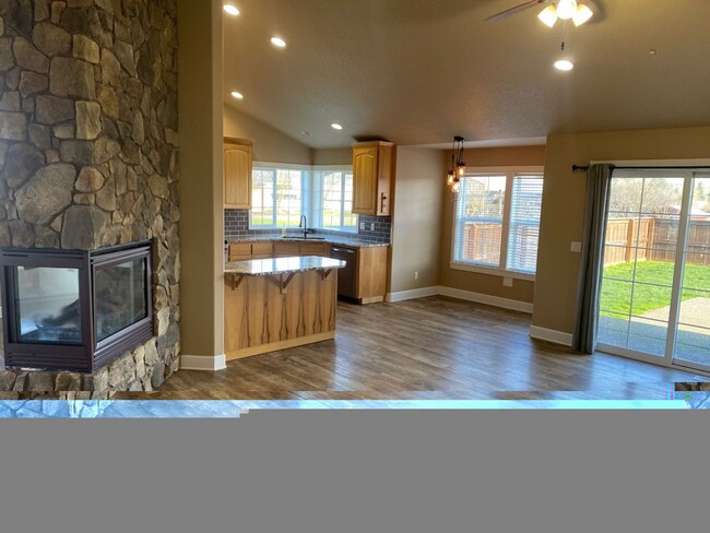Building Photo - Beautiful Custom Home Acreage Property