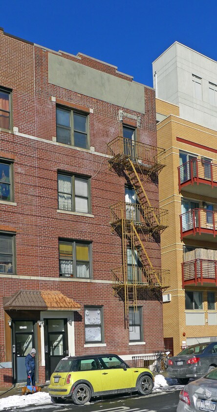 Foto del edificio - 31-70 37th St