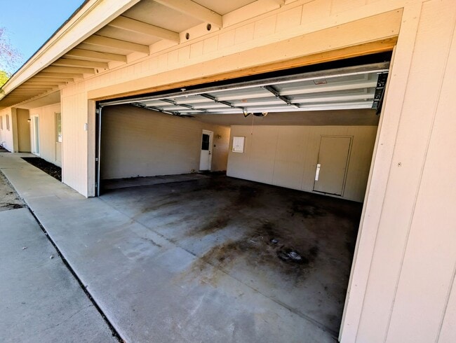 Photo - EXCEPTIONAL AREA/NEIGHBORHOOD-4 Bedrooms~S... House