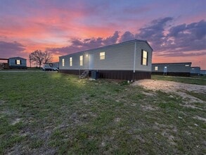 Building Photo - 3000 Lee Rd 10