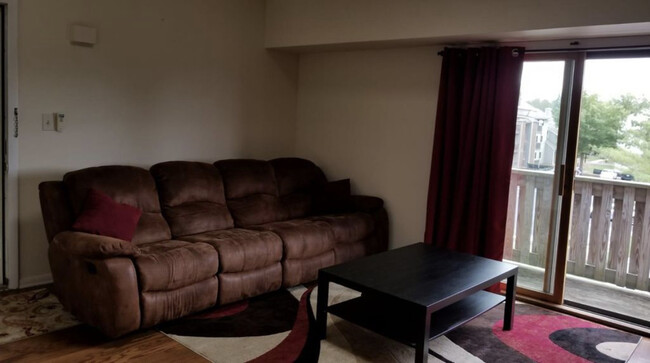 Foto del edificio - 5015 Ravens Crest Dr