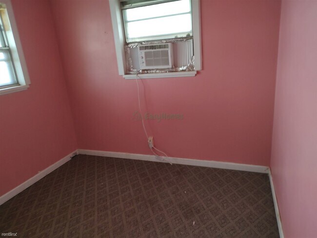 Building Photo - 4 br, 2 bath House - 407 Iroquois Trail B