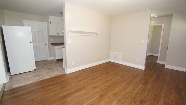 Building Photo - 260 Brighttown Rd