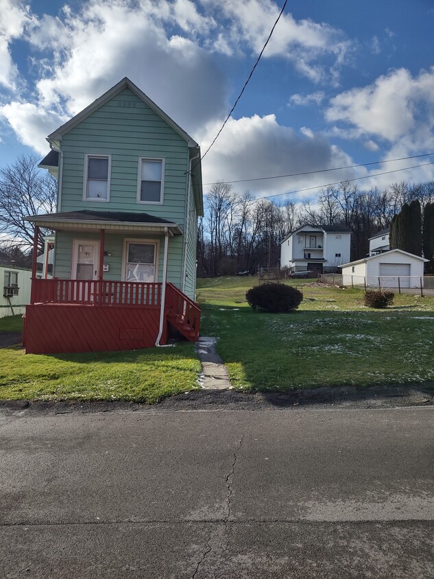 Foto principal - 401 Carver St