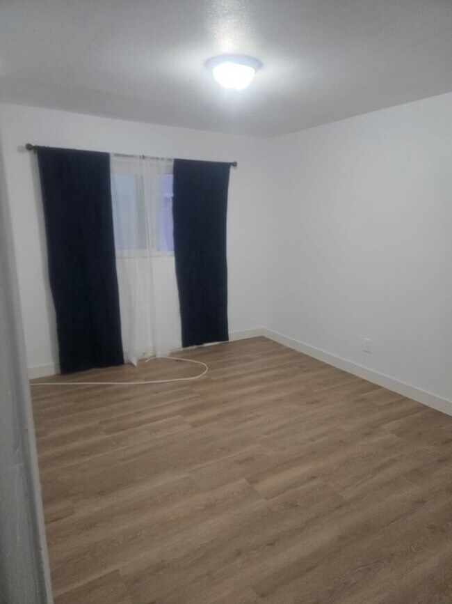 Foto del edificio - 44258 4th St E