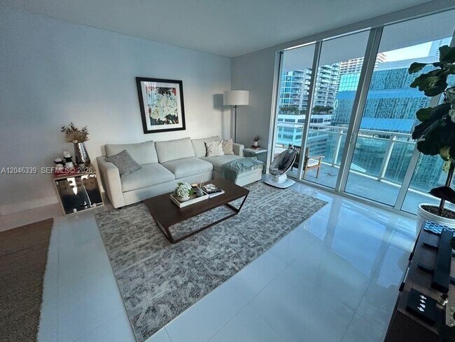 Building Photo - 951 Brickell Ave